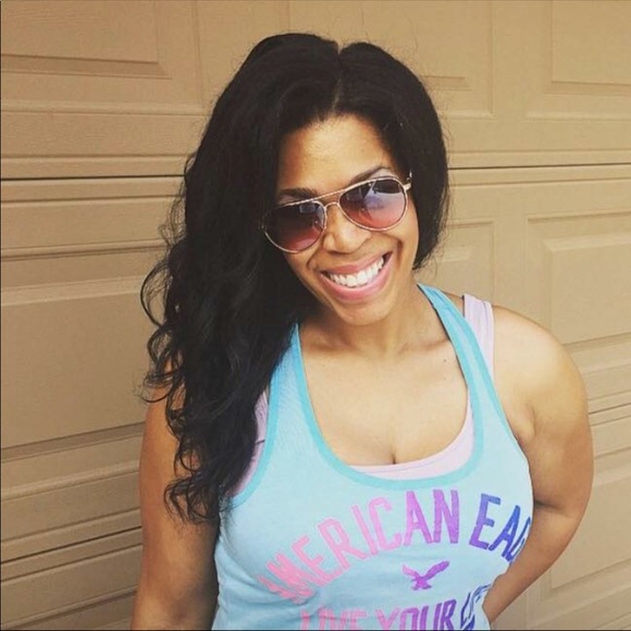 Meet your Posher, Kamille - Picture 1 of 1